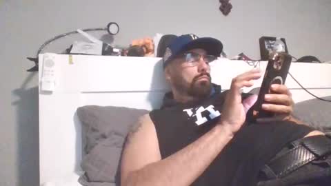 Snapshot of talllatino310 chatting on May 17, 12:41 am talllatino310 online show from May 17, 12:41 am