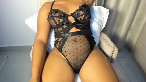 Snapshot of tallswipee chatting on October 23, 4:34 am Jade online show from October 23, 4:34 am