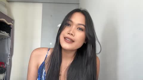 Mia online show from April 18, 5:00 am