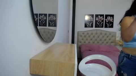 Snapshot of tamar4_f00x chatting on May 19, 12:44 pm Hi im sara online show from May 19, 12:44 pm