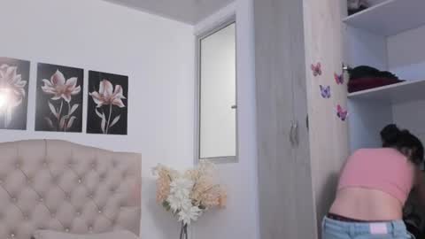 Snapshot of tamar4_f00x chatting on July 30, 1:10 pm Hi im sara online show from July 30, 1:10 pm