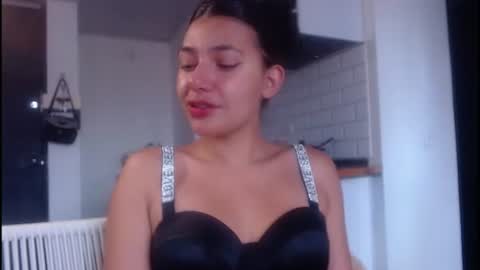 Snapshot of tamara_daniels chatting on June 10, 3:11 pm Tamara online show from June 10, 3:11 pm