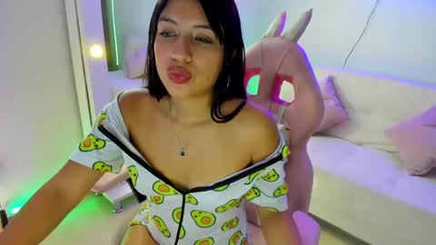 Snapshot of tamara_marquez chatting on February 7, 10:08 am SOFIA  online show from February 7, 10:08 am