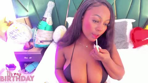 Snapshot of tamara_myller1 chatting on January 16, 12:31 pm Tamara online show from January 16, 12:31 pm