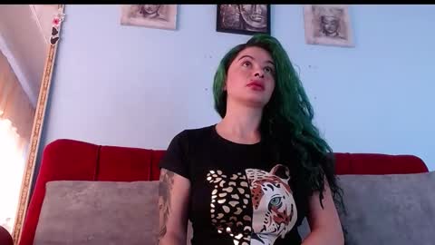 Snapshot of tamara_reyna chatting on December 3, 8:18 pm Tammy Modelo independiente YEAH online show from December 3, 8:18 pm