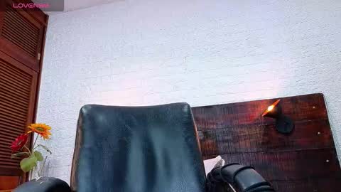    online show from November 25, 10:48 am