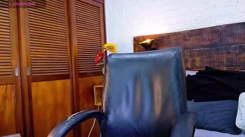    online show from November 26, 10:27 am