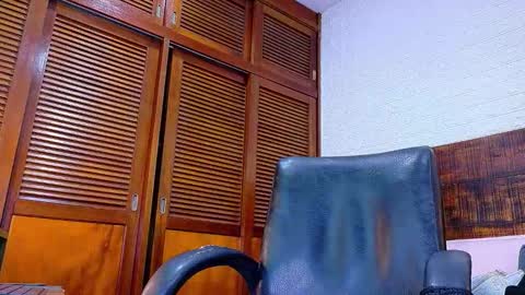    online show from December 22, 12:02 pm