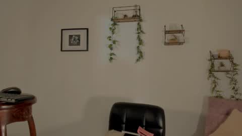  T A M A R A  online show from March 6, 6:10 am