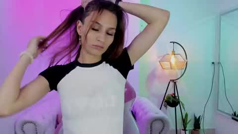 Snapshot of tamara_slimx chatting on March 1, 3:43 am Tamara online show from March 1, 3:43 am