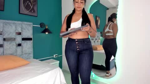 tamaraa online show from November 15, 12:13 pm