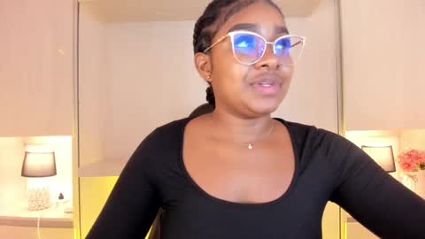 Snapshot of tamarazaki chatting on October 29, 8:10 pm Tami online show from October 29, 8:10 pm