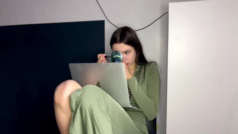 Kira online show from November 23, 6:57 am