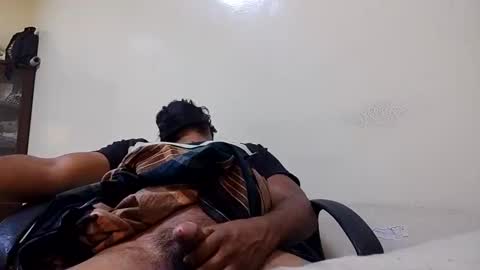 Snapshot of tamilan_da75 chatting on February 17, 10:18 am tamilan_da75 online show from February 17, 10:18 am