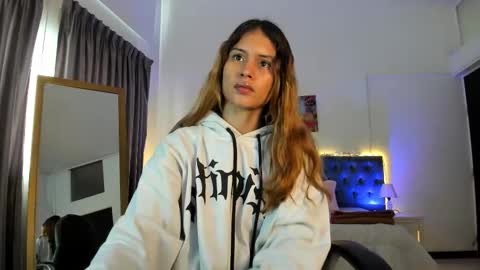 Snapshot of tamy_edwards chatting on November 9, 1:42 pm Tamy online show from November 9, 1:42 pm