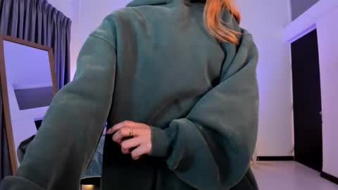 Snapshot of tamy_edwards chatting on December 5, 8:27 pm Tamy online show from December 5, 8:27 pm