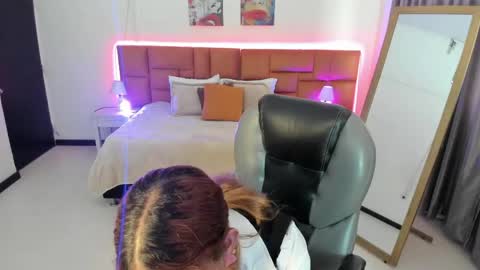 Snapshot of tamy_edwards chatting on May 2, 7:52 pm Tamy online show from May 2, 7:52 pm