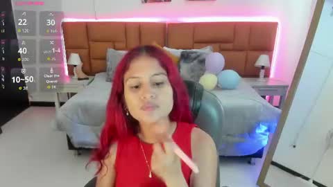 Snapshot of tamy_edwards chatting on June 24, 6:40 pm Tamy online show from June 24, 6:40 pm