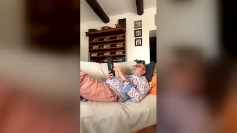 Dominique online show from May 1, 5:06 pm