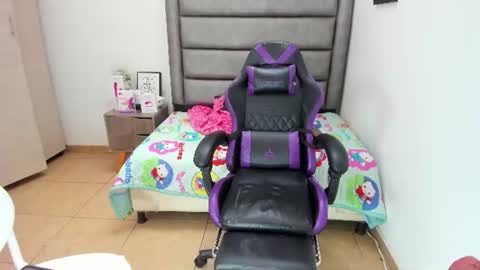 Snapshot of tania_duque chatting on July 28, 7:39 pm Tania online show from July 28, 7:39 pm