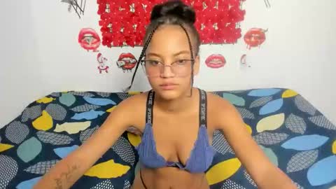 Snapshot of tania_hot0 chatting on December 1, 1:38 pm tania_hot0 online show from December 1, 1:38 pm