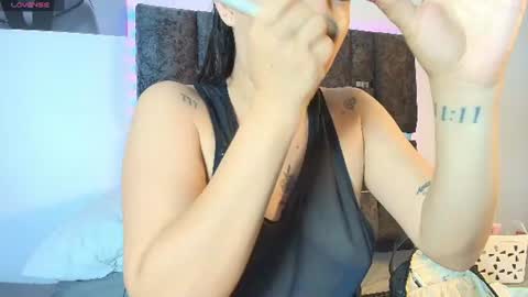 Snapshot of taniamilan chatting on June 22, 8:33 am Tania online show from June 22, 8:33 am