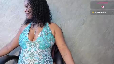 Snapshot of tanisha__lux chatting on May 5, 3:36 am Tanisha online show from May 5, 3:36 am