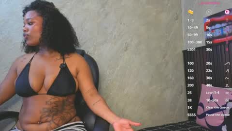 Snapshot of tanisha__lux chatting on June 12, 3:49 am Tanisha online show from June 12, 3:49 am