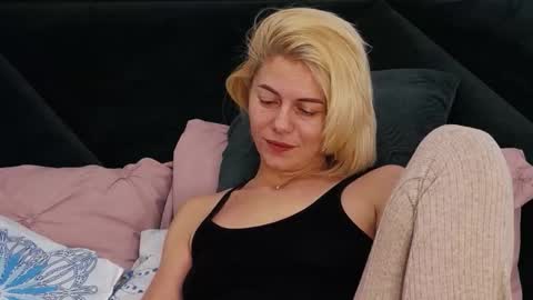 tanyaGrey online show from February 19, 6:53 am