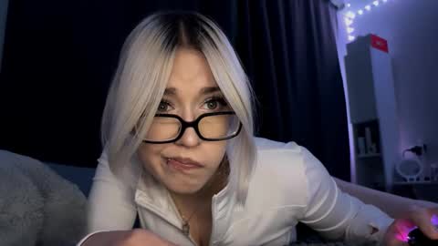 Lisa online show from November 13, 4:06 pm