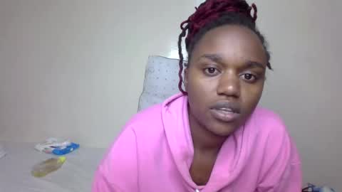 Snapshot of tannia004 chatting on December 5, 6:21 am tania online show from December 5, 6:21 am