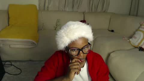 Snapshot of tannia004 chatting on August 3, 1:04 am tania online show from August 3, 1:04 am