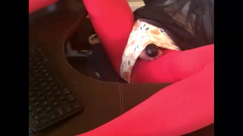 Snapshot of tanyacoxxx chatting on December 21, 2:46 pm Tanya coxxx online show from December 21, 2:46 pm