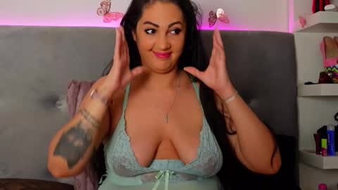 Snapshot of tanyakrosss chatting on October 11, 5:17 am Tania online show from October 11, 5:17 am