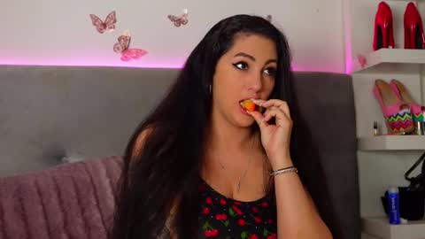 Snapshot of tanyakrosss chatting on November 26, 6:03 am Tania online show from November 26, 6:03 am