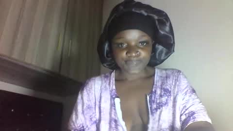 Snapshot of tanyezz chatting on June 7, 6:06 am Tanyezz online show from June 7, 6:06 am