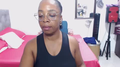 TANYTHOTTxx online show from February 21, 7:10 pm