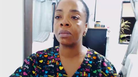 TANYTHOTTxx online show from April 6, 8:21 pm