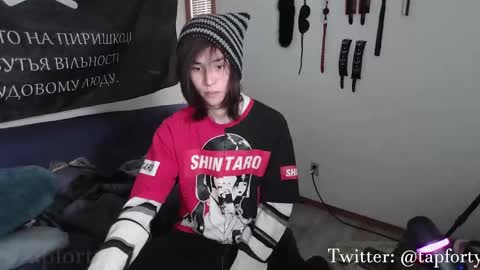 Snapshot of tap_forty chatting on October 5, 11:46 pm tap_forty online show from October 5, 11:46 pm