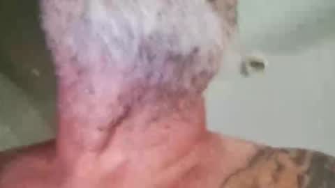 Snapshot of tap_water_drinking chatting on September 11, 5:02 pm rad online show from September 11, 5:02 pm