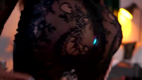 Elliot online show from April 6, 9:10 am