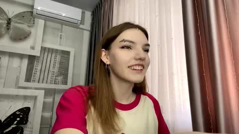 Mia online show from March 1, 9:22 am