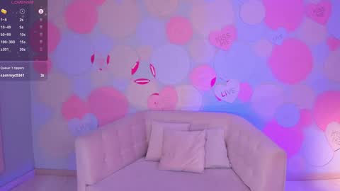 Snapshot of taralawrence chatting on December 24, 10:22 am Tara Lawrence online show from December 24, 10:22 am