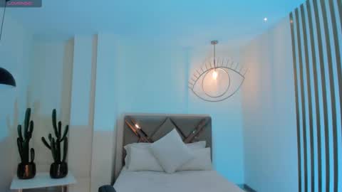 Snapshot of taralawrence chatting on February 23, 5:29 pm Tara Lawrence online show from February 23, 5:29 pm