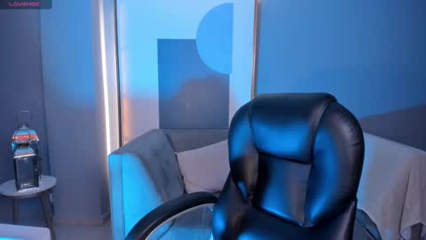 Snapshot of taralawrence chatting on March 6, 3:46 am Tara Lawrence online show from March 6, 3:46 am