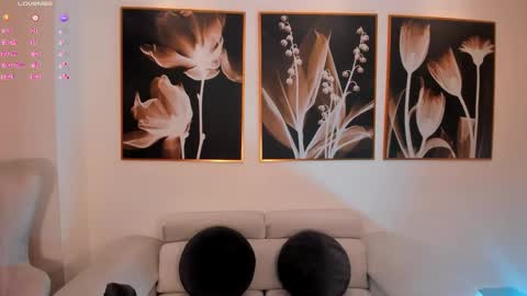 Snapshot of taralawrence chatting on October 5, 2:21 am Tara Lawrence online show from October 5, 2:21 am