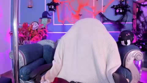 Snapshot of tarataylorr chatting on October 30, 2:46 am Tara online show from October 30, 2:46 am