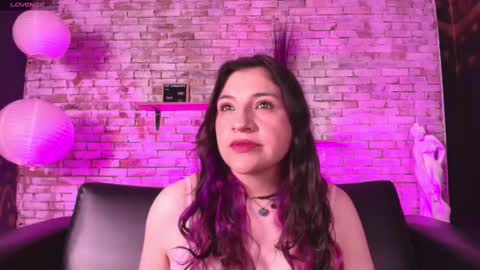 Snapshot of tarataylorr chatting on November 15, 7:10 pm Tara online show from November 15, 7:10 pm