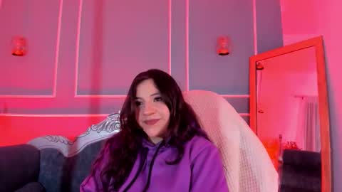 Snapshot of tarataylorr chatting on December 4, 2:54 am Tara online show from December 4, 2:54 am