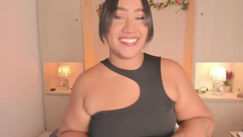 Snapshot of tarawiilson_ chatting on September 18, 4:36 am T A R A online show from September 18, 4:36 am